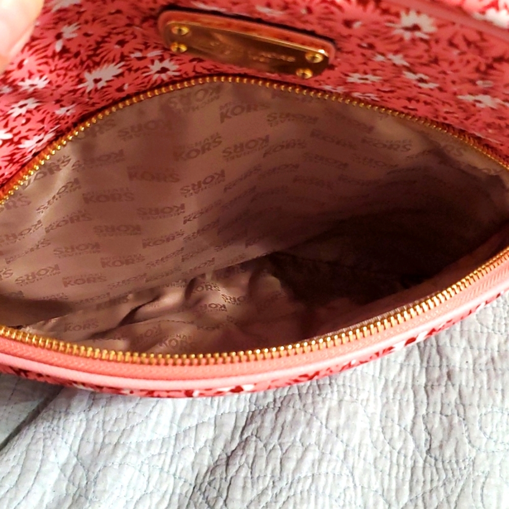 NWT MICHAEL KORS ABBEY NYLON LARGE BACKPACK 💕 - Picture 7 of 12